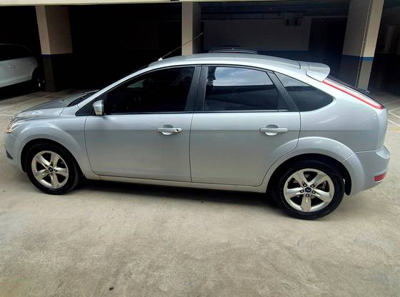 FORD FOCUS 2.0 GLX 16V FLEX 4P AUTOMÁTICO